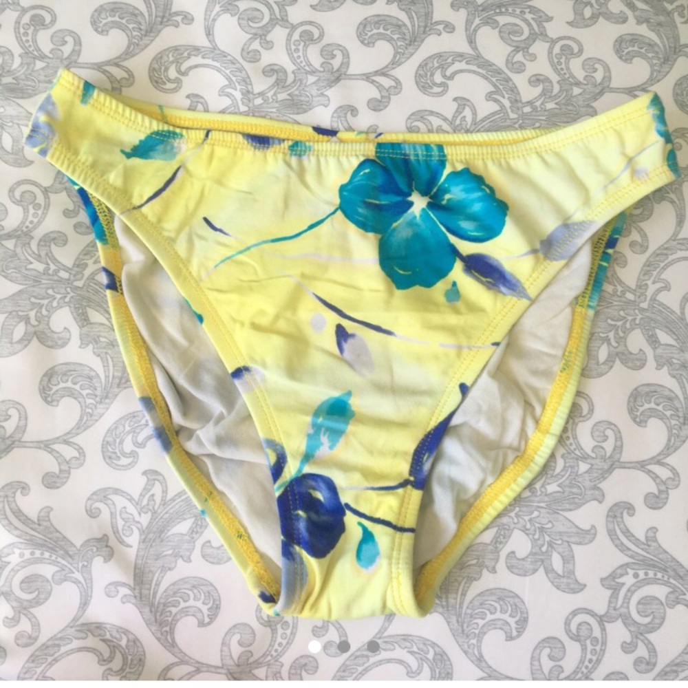 80s Vintage High Waisted Bikini Bottoms💛